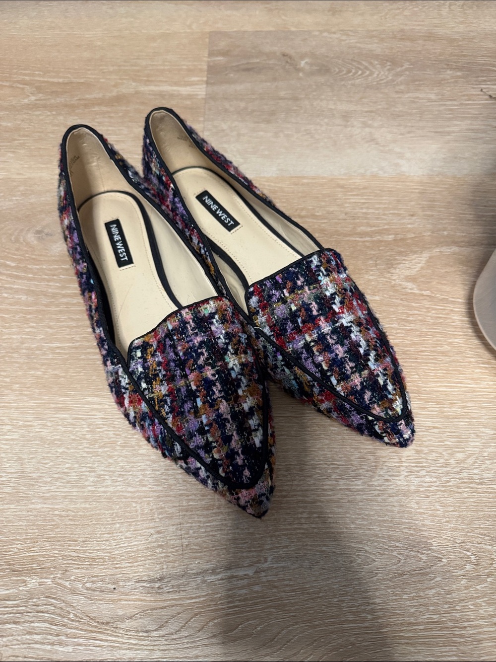 Nine West Tweed Multicolor Pointed-Toe Flats Size 9 // NWOT!